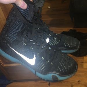 Used Kobe 10 Elite “Commander” size 9.5